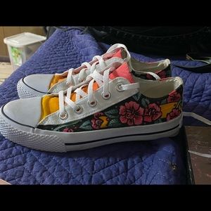 Airwalk shoes 6.5 womens